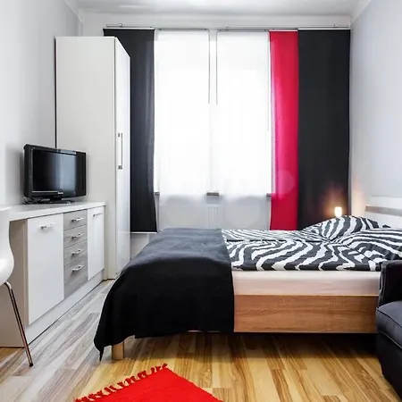Studio Pomorska , Bezplatny Parking *